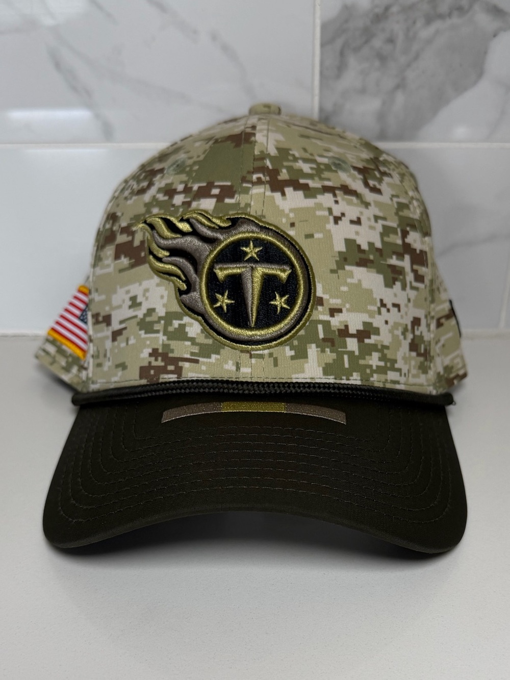 Tennessee Titans New Era 39THIRTY 2025 Salute To Service M/L Flex Hat Cap NWT!